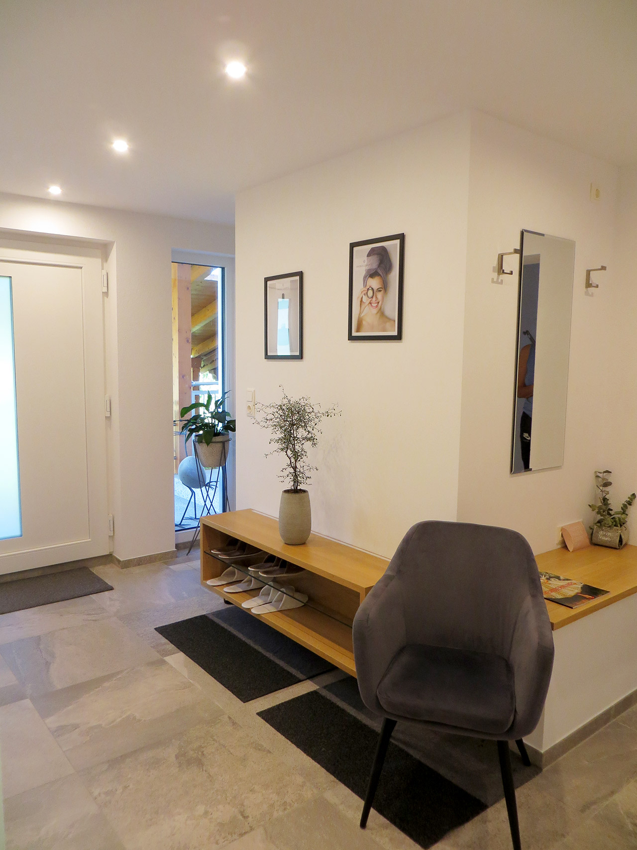 <span  class="uc_style_uc_tiles_grid_image_elementor_uc_items_attribute_title" style="color:#ffffff;">Räumlichkeiten</span>