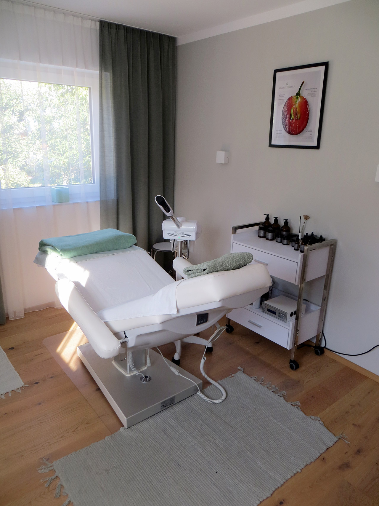 <span  class="uc_style_uc_tiles_grid_image_elementor_uc_items_attribute_title" style="color:#ffffff;">IMG_2170</span>